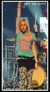 ahm.. si imi spui si mie parerea ta despre mine.` xd. =) )) marmota  - eliza